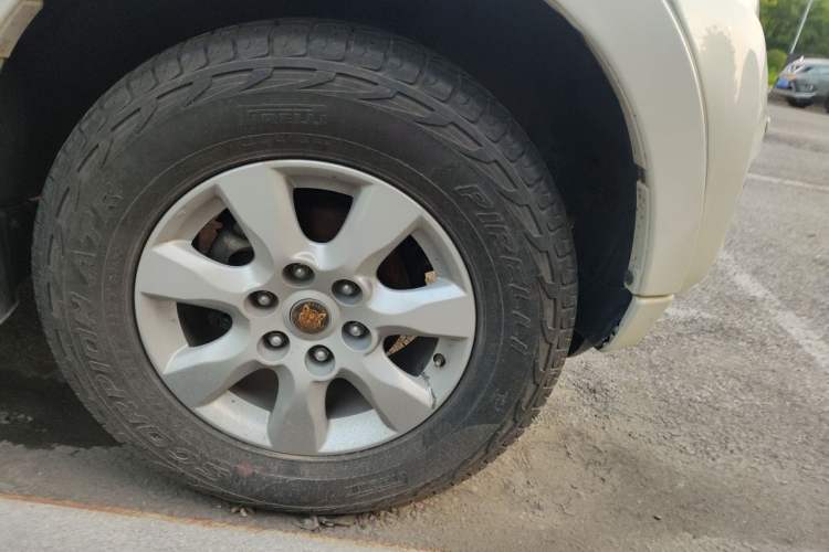 Used Mitsubishi Pajero 2019 3.0L Automatic Comfort Edition Right Front Wheel Hub