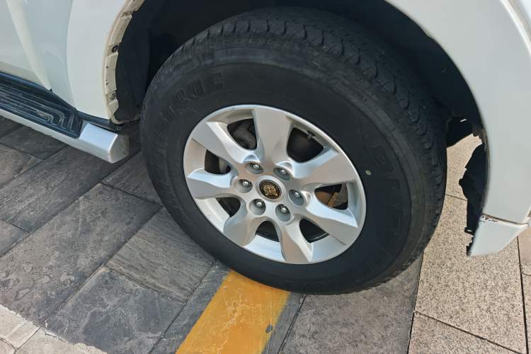 Used Mitsubishi Pajero  Right Front Wheel Hub