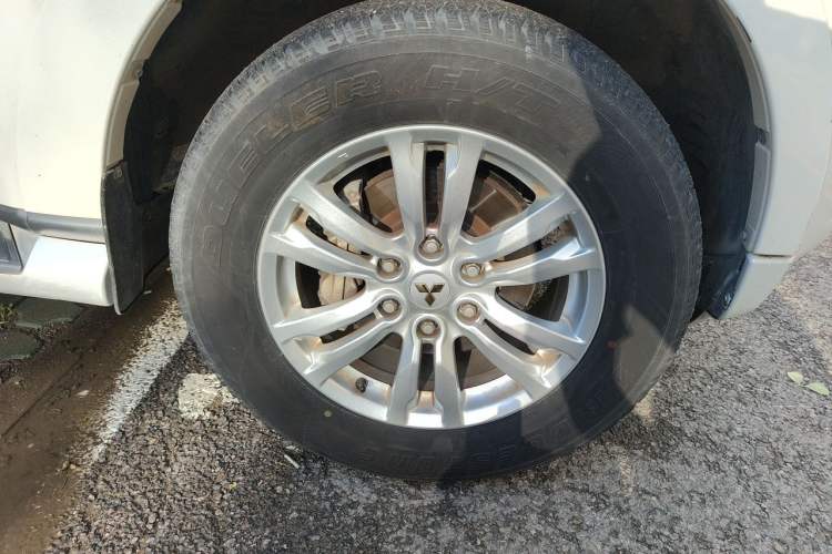 Used Mitsubishi Pajero 2019 V97 3.8L 5-Door GLS Sunroof Dual Differential – Middle East Right Front Wheel Hub
