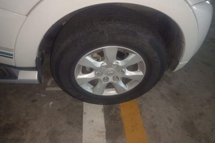 Used Mitsubishi Pajero 2019 3.0L Automatic Comfort Edition Right Front Wheel Hub