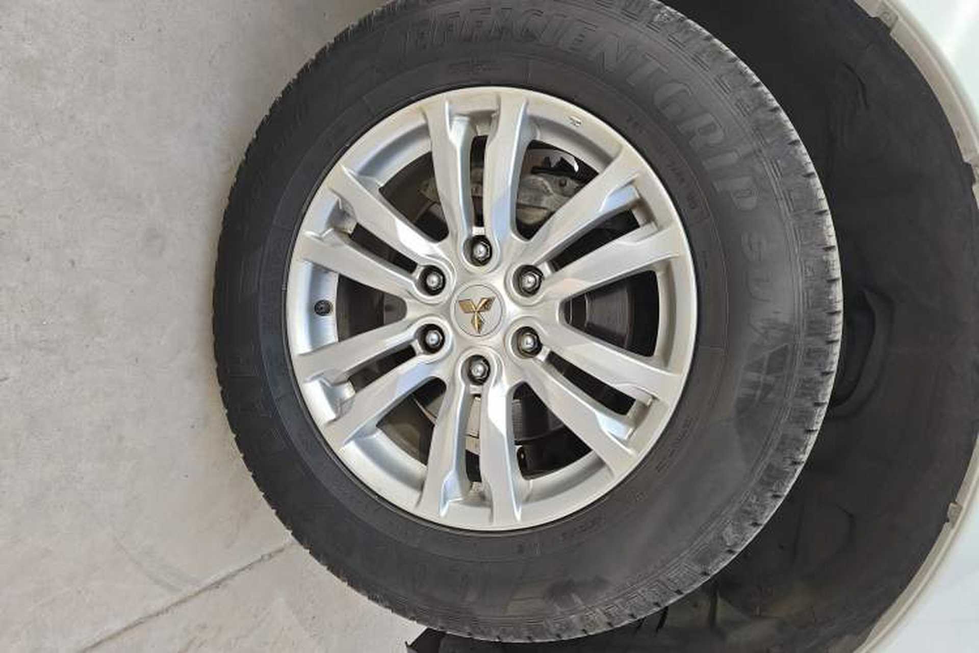 Used Mitsubishi Pajero 2019 V97 3.8L 5-Door GLS Middle East Edition Right Front Wheel Hub