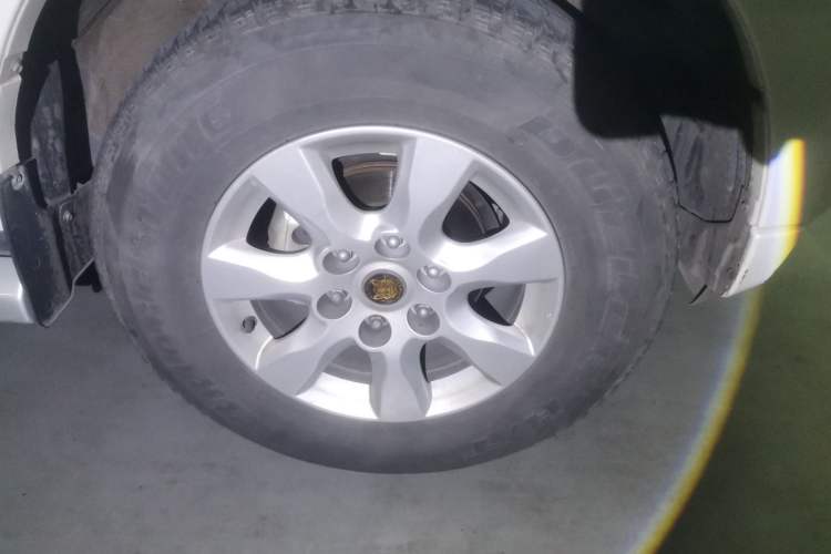 Used Mitsubishi Pajero 2019 3.0L Automatic Standard Edition Right Front Wheel Hub