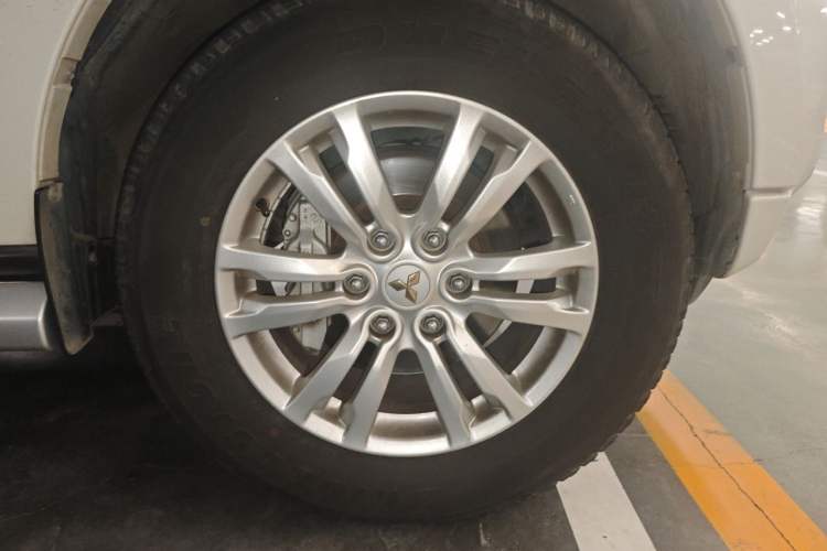 Used Mitsubishi Pajero  Right Front Wheel Hub