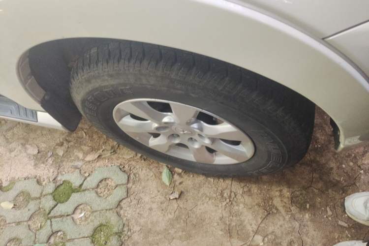 Used Mitsubishi Pajero 2019 3.0L Automatic Comfort Edition Right Front Wheel Hub