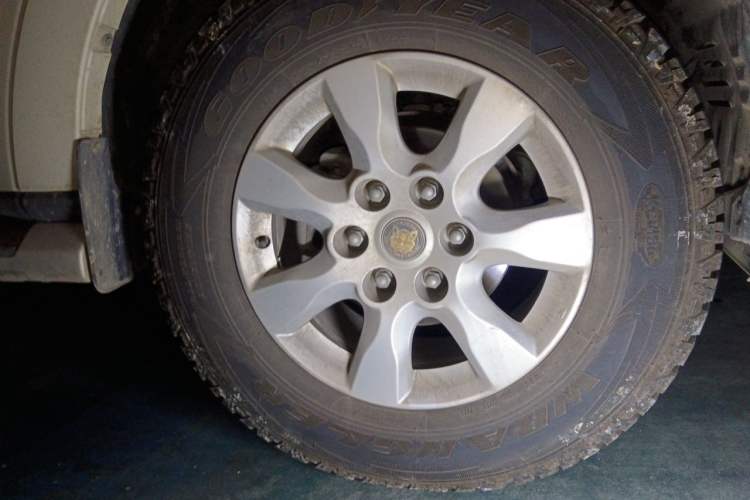 Used Mitsubishi Pajero 2019 3.0L Automatic Comfort Edition Right Front Wheel Hub