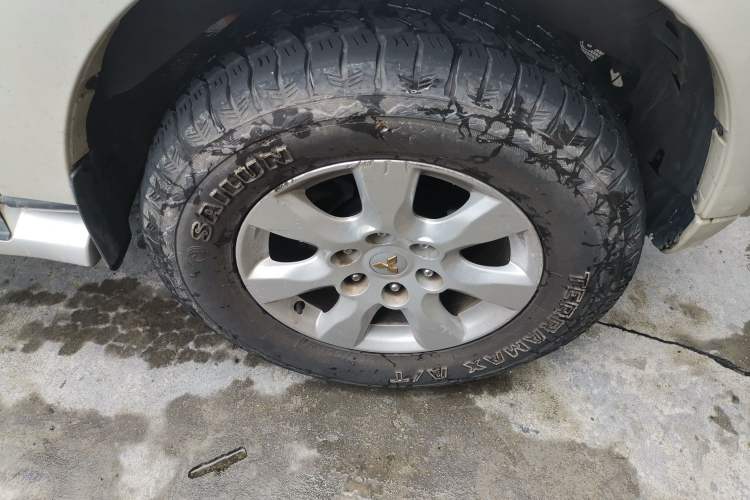 Used Mitsubishi Pajero 2019 3.0L Automatic Prestige Edition Right Front Wheel Hub