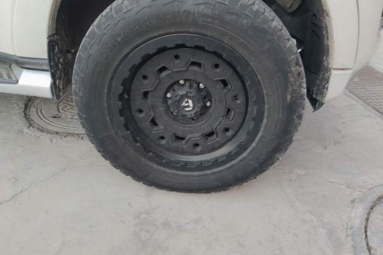 Used Mitsubishi Pajero 2019 V97 3.8L 5-Door GLS Sunroof Dual Differential – Middle East Right Front Wheel Hub