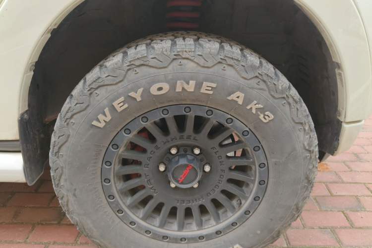 Used Mitsubishi Pajero  Right Front Wheel Hub