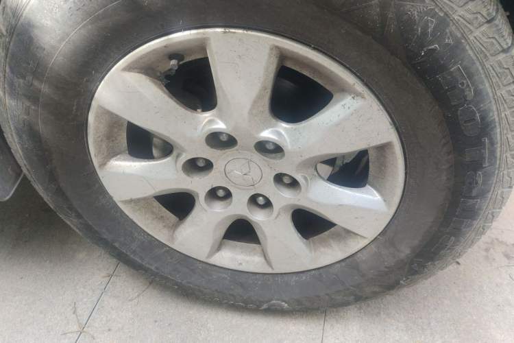 Used Mitsubishi Pajero 2019 3.0L Automatic Standard Edition Right Front Wheel Hub