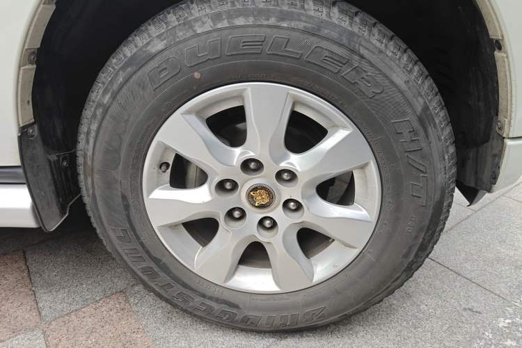 Used Mitsubishi Pajero 2019 3.0L Automatic Standard Edition Right Front Wheel Hub