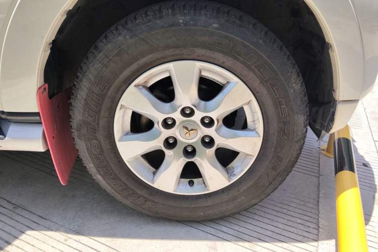 Used Mitsubishi Pajero 2019 3.0L Automatic Luxury Edition Right Front Wheel Hub