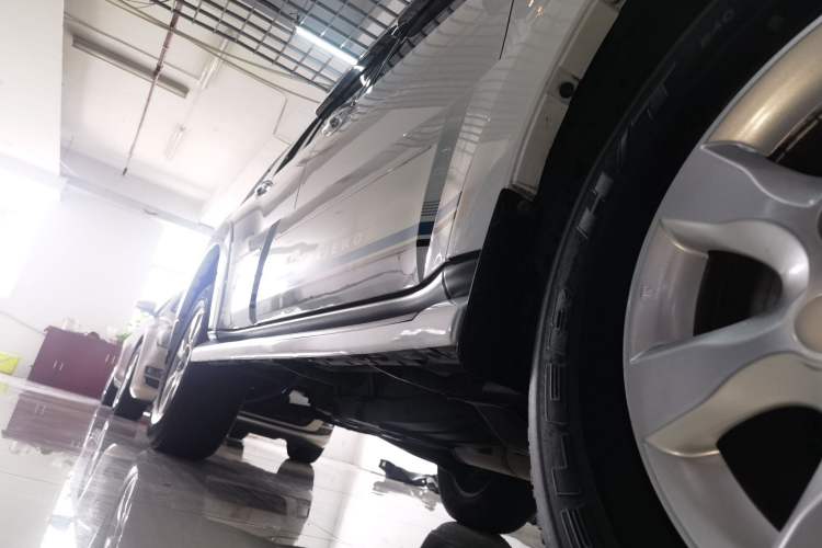Used Mitsubishi Pajero 2019 3.0L Automatic Luxury Edition Right Side Sill