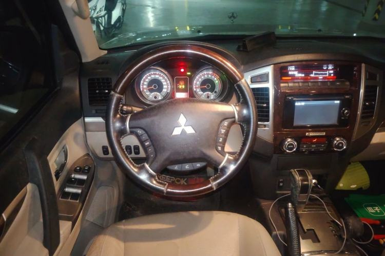 Used Mitsubishi Pajero  Steering Wheel