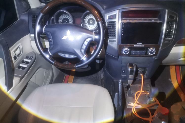 Used Mitsubishi Pajero  Steering Wheel