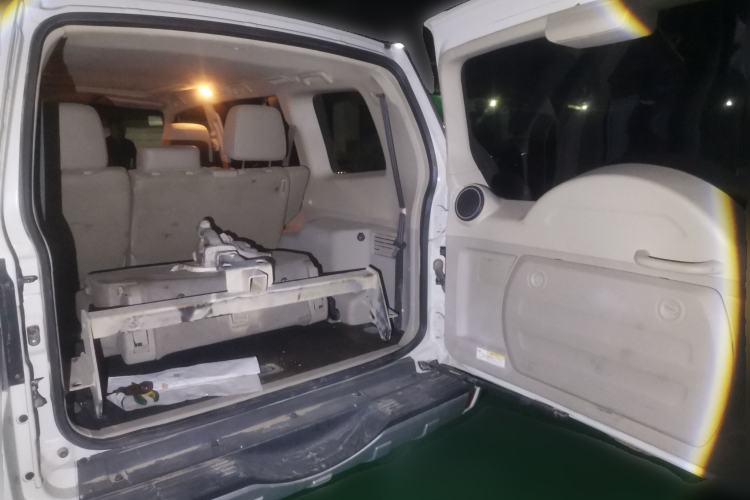 Used Mitsubishi Pajero  Trunk