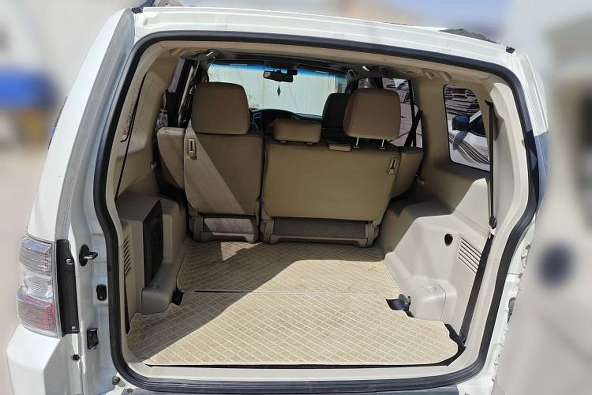 Used Mitsubishi Pajero 2019 V97 3.8L 5-Door GLS Middle East Edition Trunk
