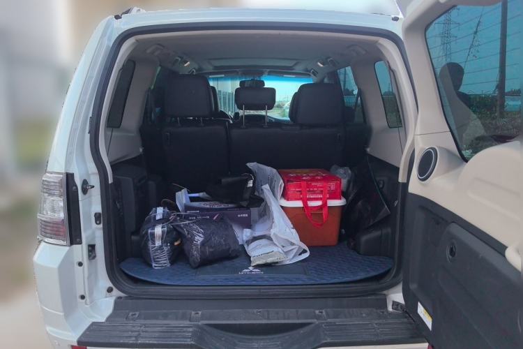 Used Mitsubishi Pajero  Trunk