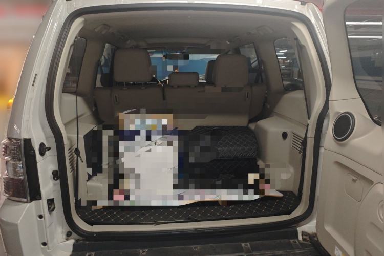 Used Mitsubishi Pajero  Trunk