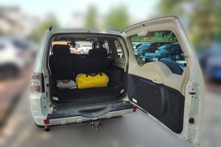 Used Mitsubishi Pajero 2019 3.0L Automatic Luxury Edition Trunk