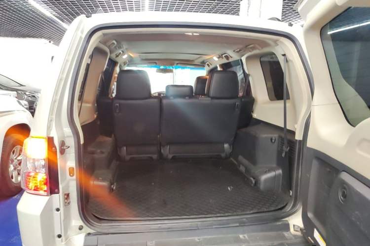 Used Mitsubishi Pajero 2019 3.0L Automatic Luxury Edition Trunk