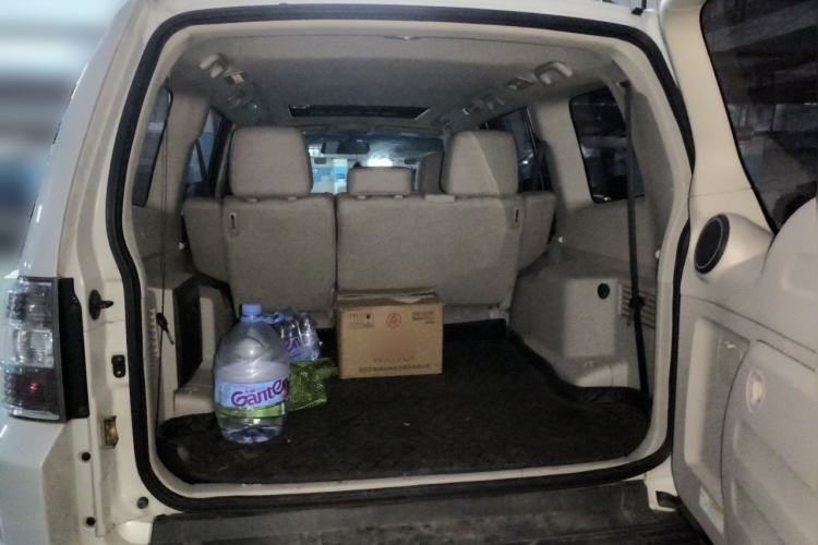 Used Mitsubishi Pajero  Trunk