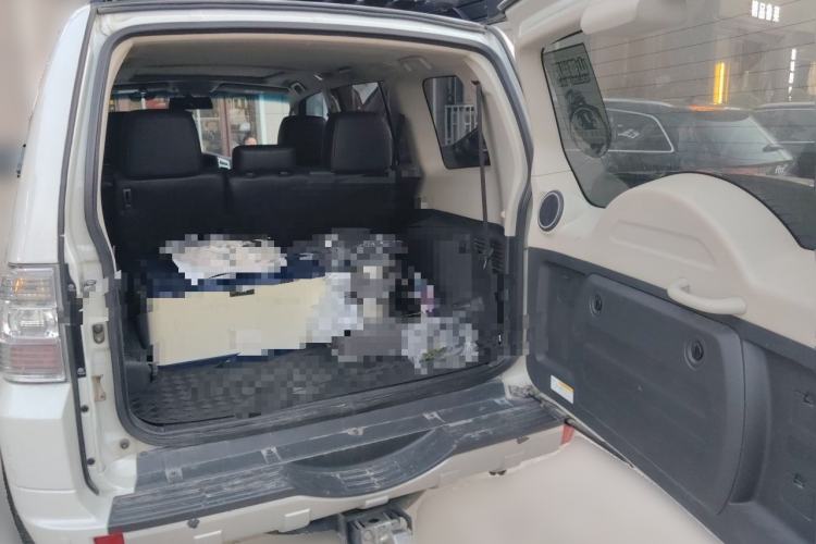 Used Mitsubishi Pajero 2019 V97 3.8L 5-Door GLS Sunroof Dual Differential – Middle East Trunk