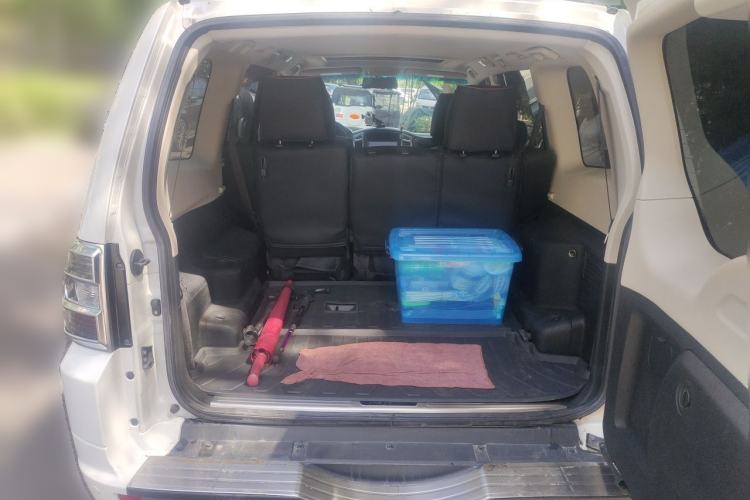 Used Mitsubishi Pajero 2019 3.0L Automatic Standard Edition Trunk