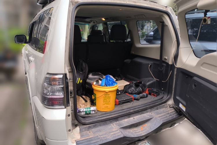 Used Mitsubishi Pajero 2019 3.0L Automatic Standard Edition Trunk