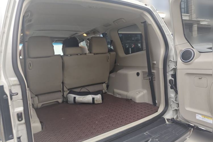 Used Mitsubishi Pajero  Trunk