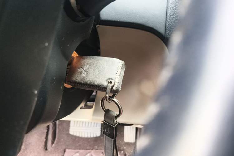 Used Mitsubishi Pajero  Vehicle Key