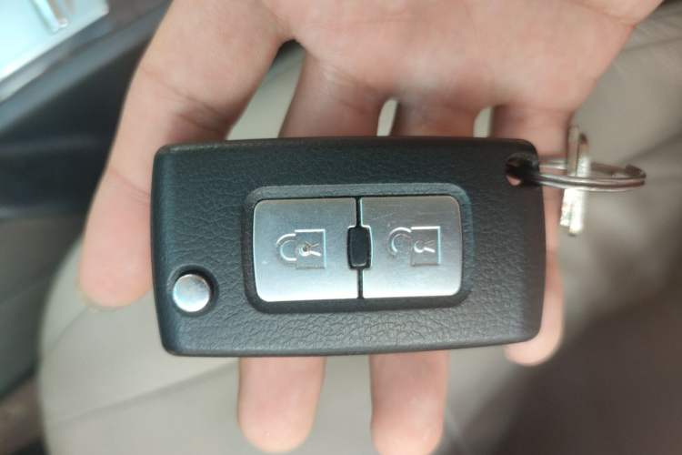 Used Mitsubishi Pajero 2019 3.0L Automatic Prestige Edition Vehicle Key