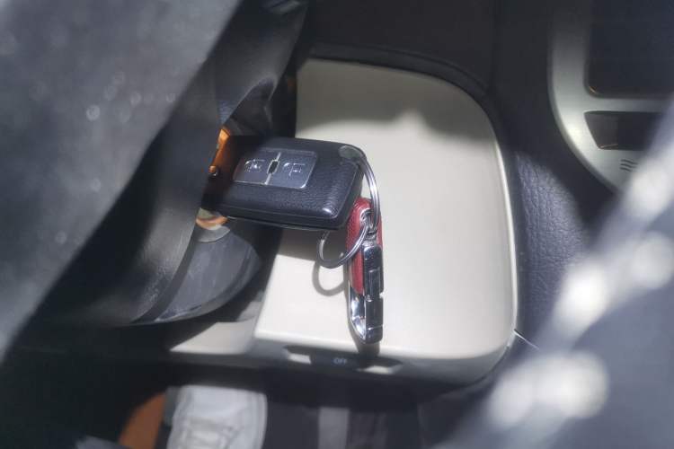 Used Mitsubishi Pajero  Vehicle Key