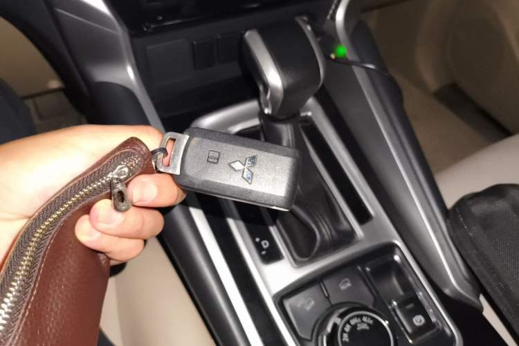 Used Mitsubishi Pajero  Vehicle Key