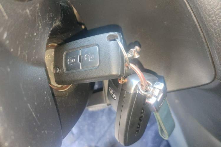 Used Mitsubishi Pajero 2019 3.0L Automatic Standard Edition Vehicle Key