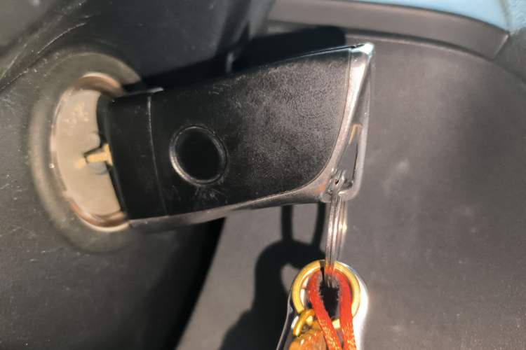 Used Mitsubishi Pajero 2019 3.0L Automatic Standard Edition Vehicle Key