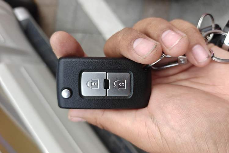 Used Mitsubishi Pajero 2019 3.0L Automatic Standard Edition Vehicle Key