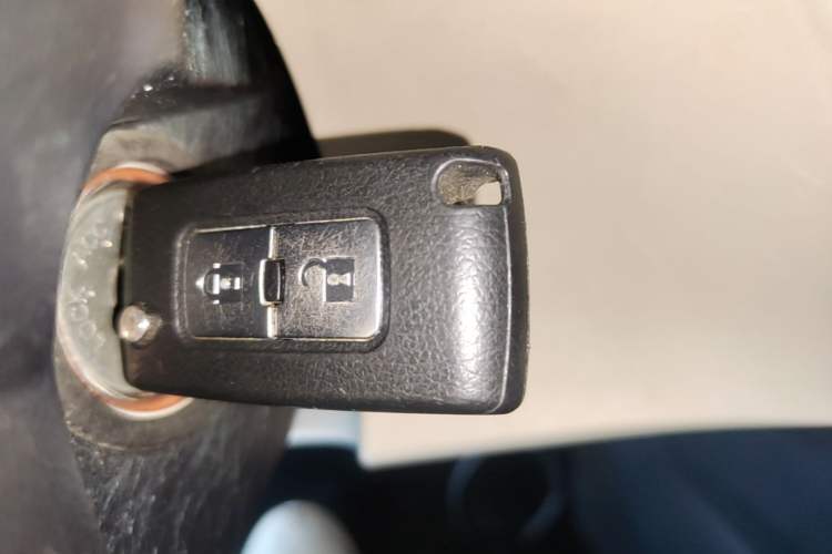 Used Mitsubishi Pajero 2019 V97 3.8L 5-Door GLS Middle East Edition Vehicle Key