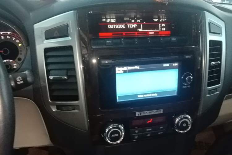 Used Mitsubishi Pajero  Audio And AC Panel