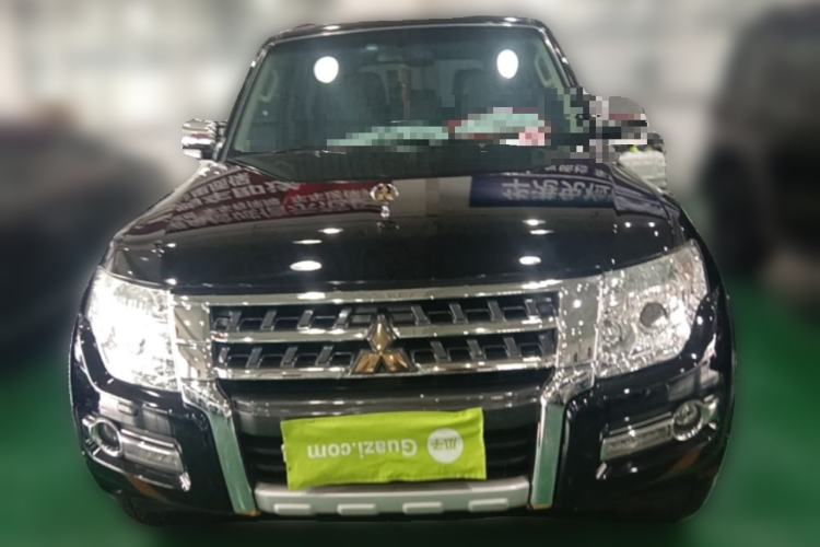 Used Mitsubishi Pajero  Front