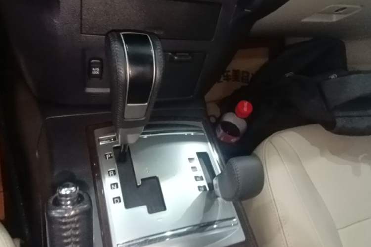 Used Mitsubishi Pajero  Gear Lever