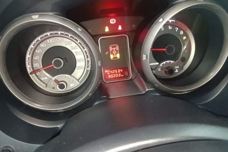 Used Mitsubishi Pajero  Odometer Close Up