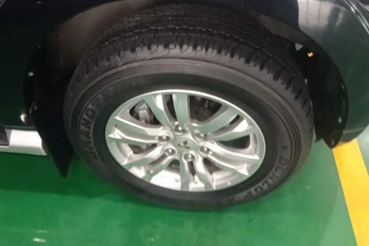 Used Mitsubishi Pajero  Right Front Wheel Hub