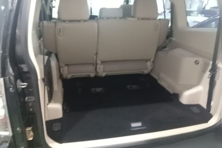 Used Mitsubishi Pajero  Trunk