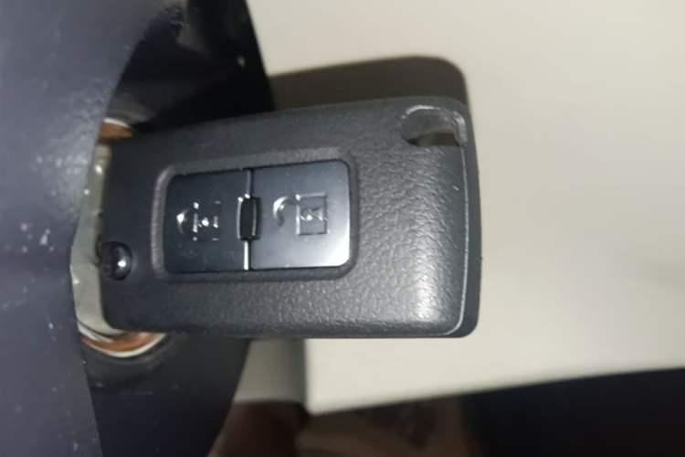 Used Mitsubishi Pajero  Vehicle Key