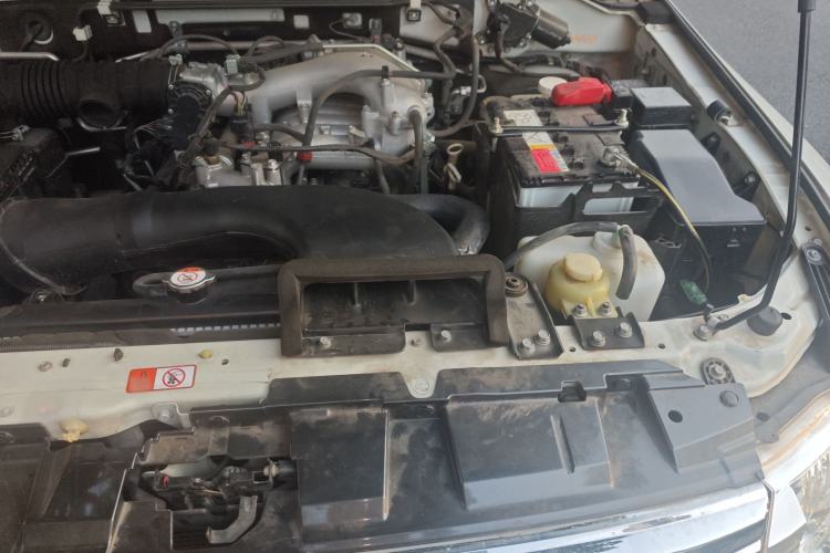 Used Mitsubishi Pajero 2020 3.0L Automatic Luxury Off-Road Version Engine Bay Left