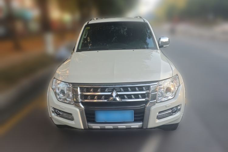 Used Mitsubishi Pajero 2020 3.0L Automatic Luxury Off-Road Version Front