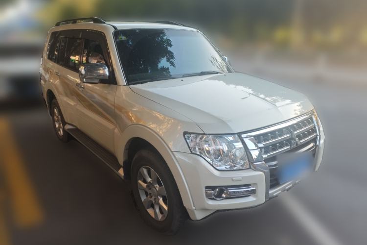 Used Mitsubishi Pajero 2020 3.0L Automatic Luxury Off-Road Version Front Right 45 Deg