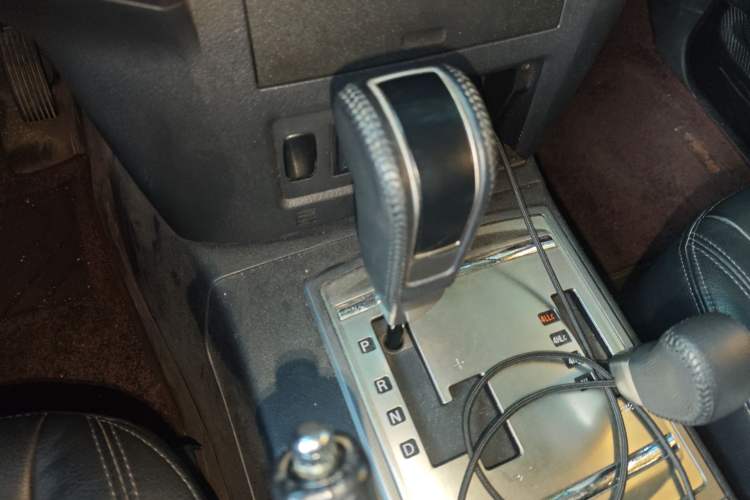 Used Mitsubishi Pajero 2020 3.0L Automatic Luxury Off-Road Version Gear Lever