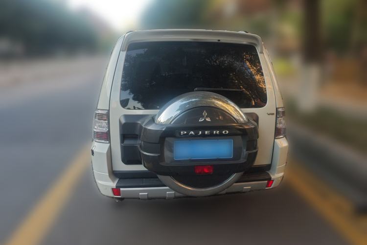 Used Mitsubishi Pajero 2020 3.0L Automatic Luxury Off-Road Version Rear