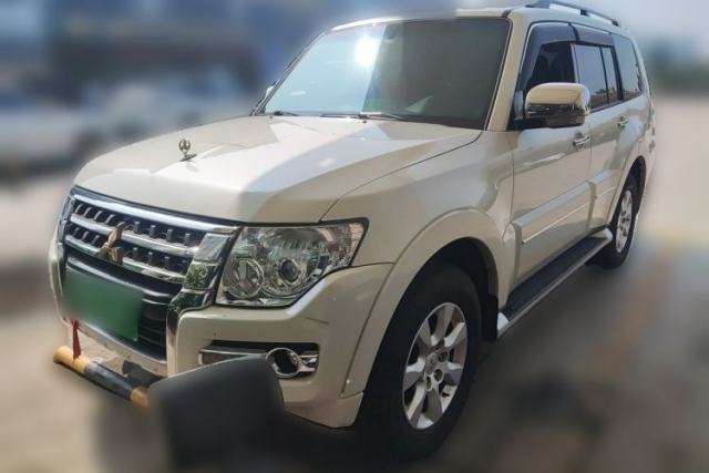 Used Mitsubishi Pajero Mitsubishi Pajero, 2020 model, 3.0L, 7 seats, automatic (parallel import)